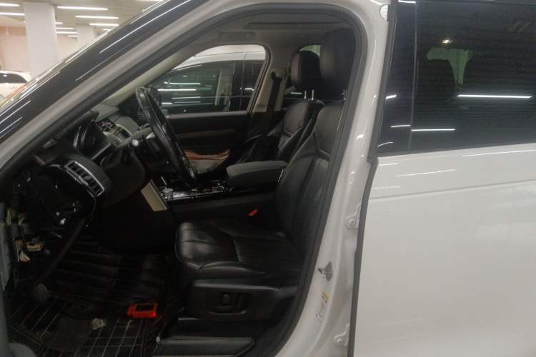 Used Land Rover Discovery 2017 3.0 SC V6 HSE Left Front Seat