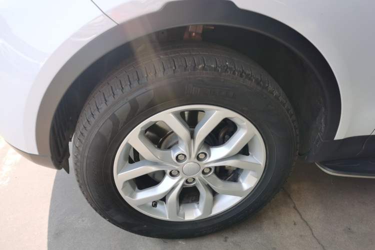 Used Land Rover Discovery 2017 3.0 SC V6 S Left Front Wheel Hub
