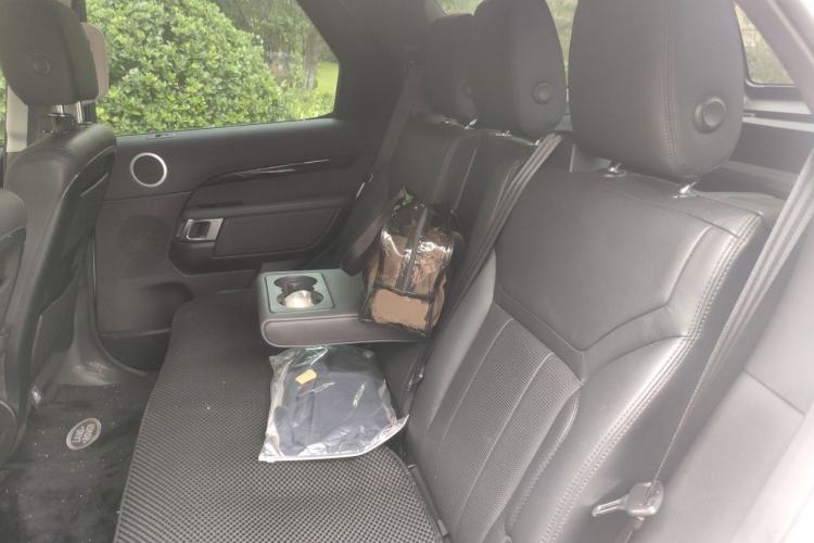 Used Land Rover Discovery 2017 5th Generation 3.0 V6 SE Left Rear Seat