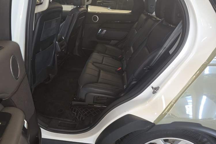 Used Land Rover Discovery 2017 3.0 SC V6 S Left Rear Seat