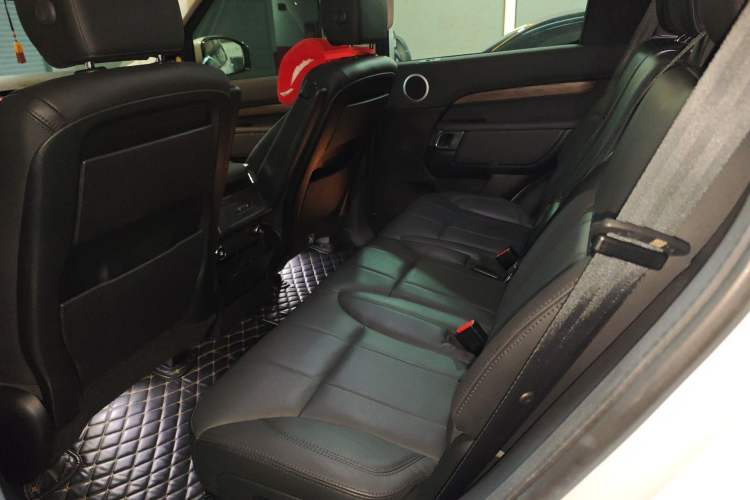 Used Land Rover Discovery 2017 3.0 SC V6 HSE Left Rear Seat