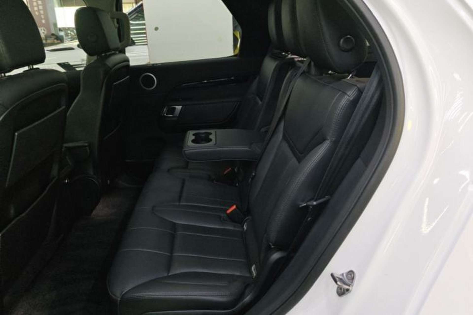 Used Land Rover Discovery 2017 3.0 SC V6 SE Left Rear Seat