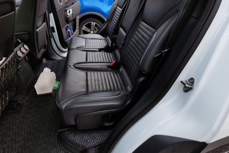 Used Land Rover Discovery 2017 3.0 SC V6 HSE Left Rear Seat