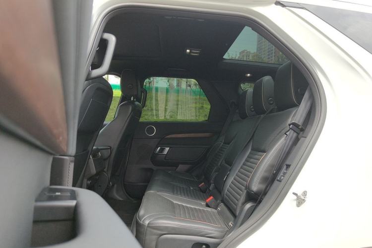 Used Land Rover Discovery 2017 3.0 SC V6 HSE LUXURY Left Rear Seat