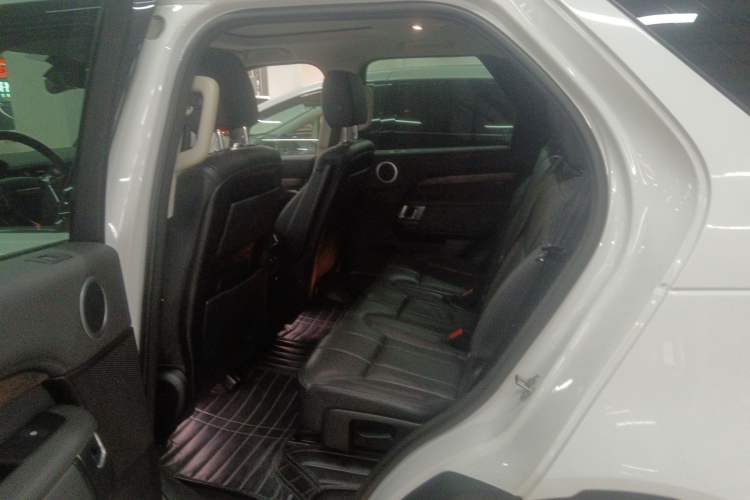 Used Land Rover Discovery 2017 3.0 SC V6 HSE Left Rear Seat