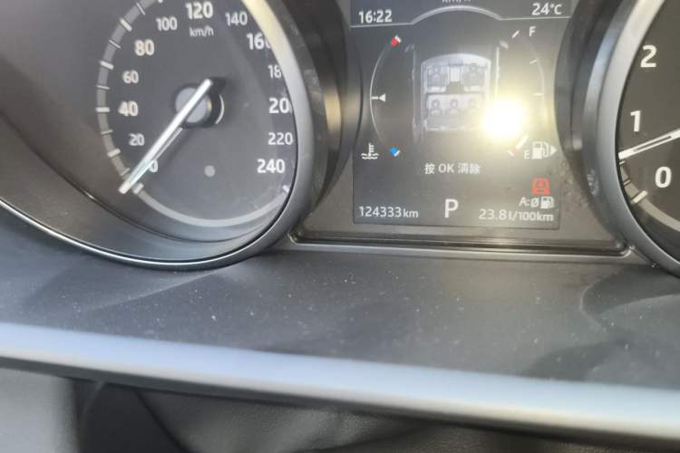 Used Land Rover Discovery 2017 3.0 SC V6 S Odometer Close Up
