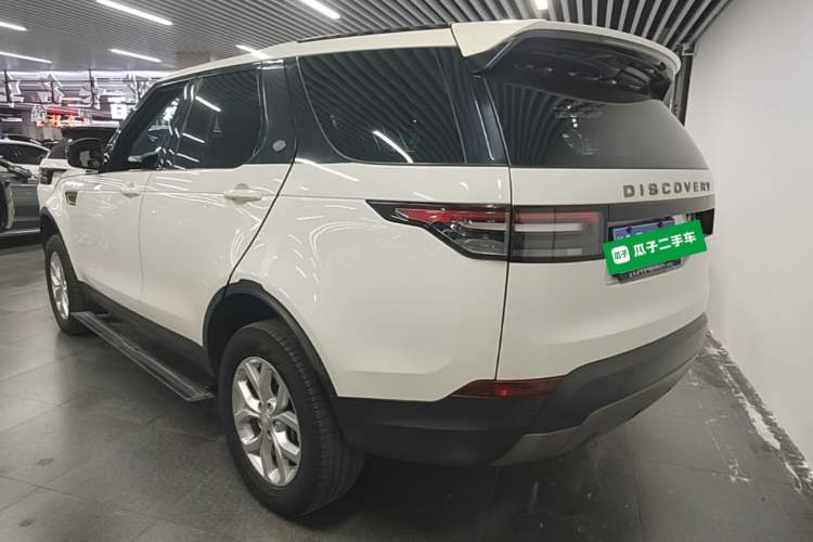 Used Land Rover Discovery 2017 3.0 SC V6 HSE Rear Left 45 Deg