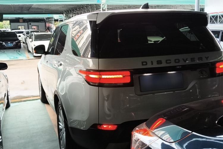 Used Land Rover Discovery 2017 3.0 SC V6 HSE Rear Left 45 Deg