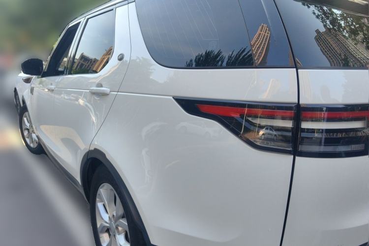 Used Land Rover Discovery 2017 3.0 SC V6 SE Rear Left 45 Deg