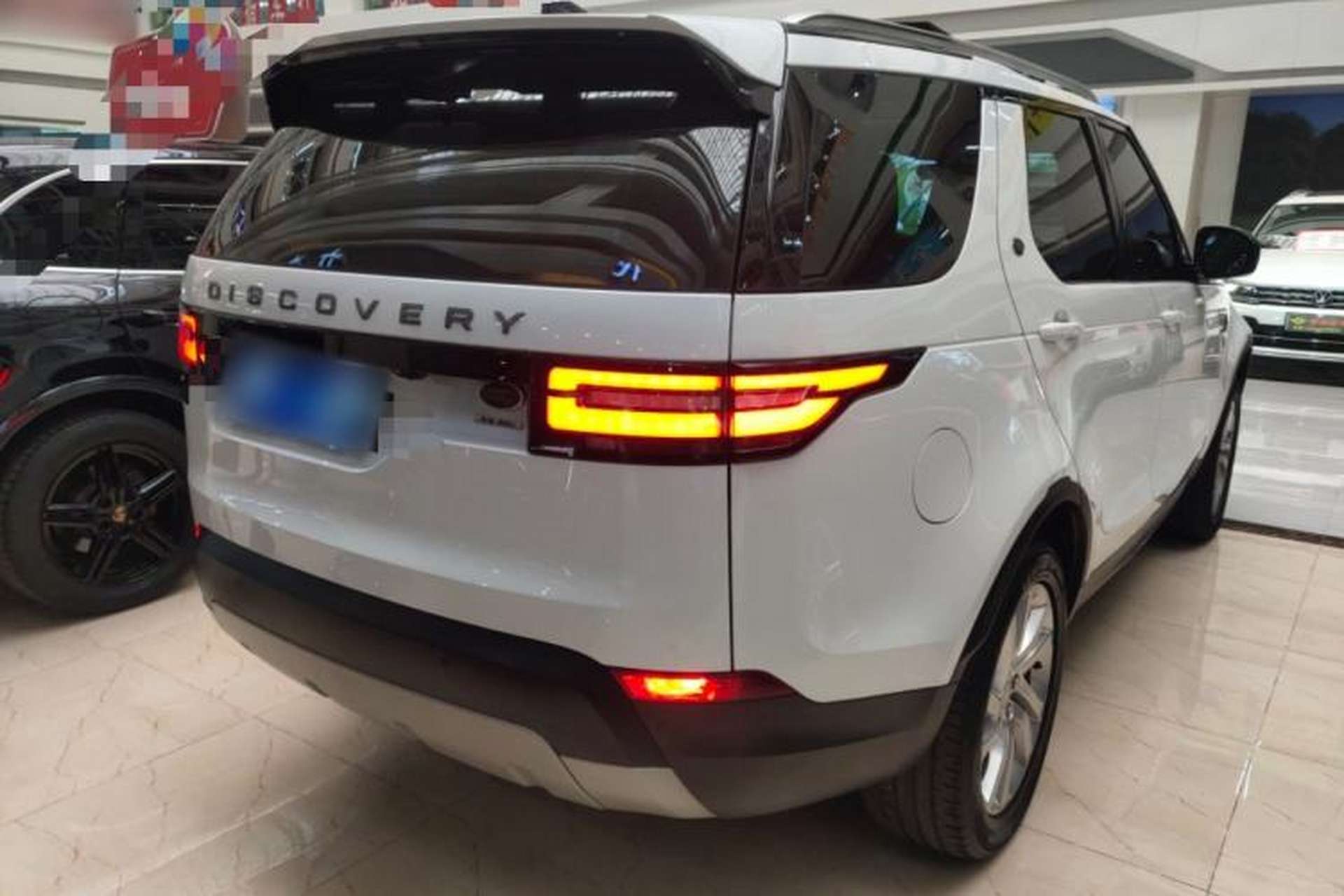 Used Land Rover Discovery 2017 3.0 SC V6 HSE Rear Right 45 Deg