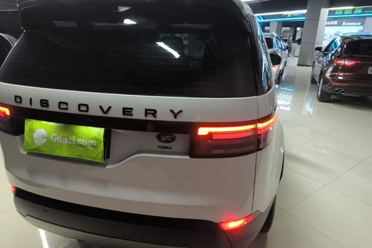 Used Land Rover Discovery 2017 3.0 SC V6 S Rear Right 45 Deg