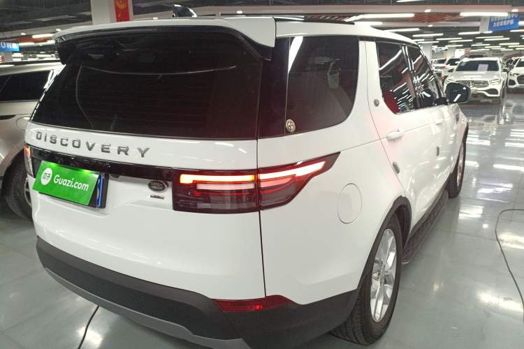Used Land Rover Discovery 2017 3.0 SC V6 SE Rear Right 45 Deg