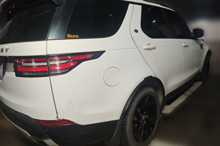 Used Land Rover Discovery 2017 3.0 SC V6 HSE Rear Right 45 Deg