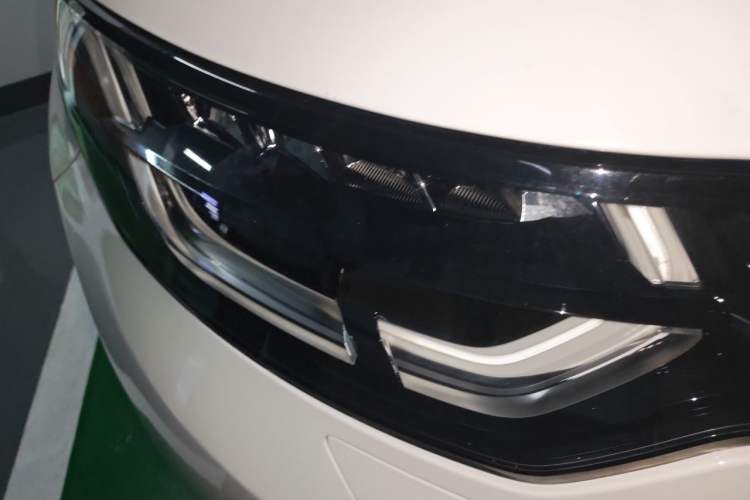 Used Land Rover Discovery 2017 3.0 SC V6 HSE Right Front Headlight