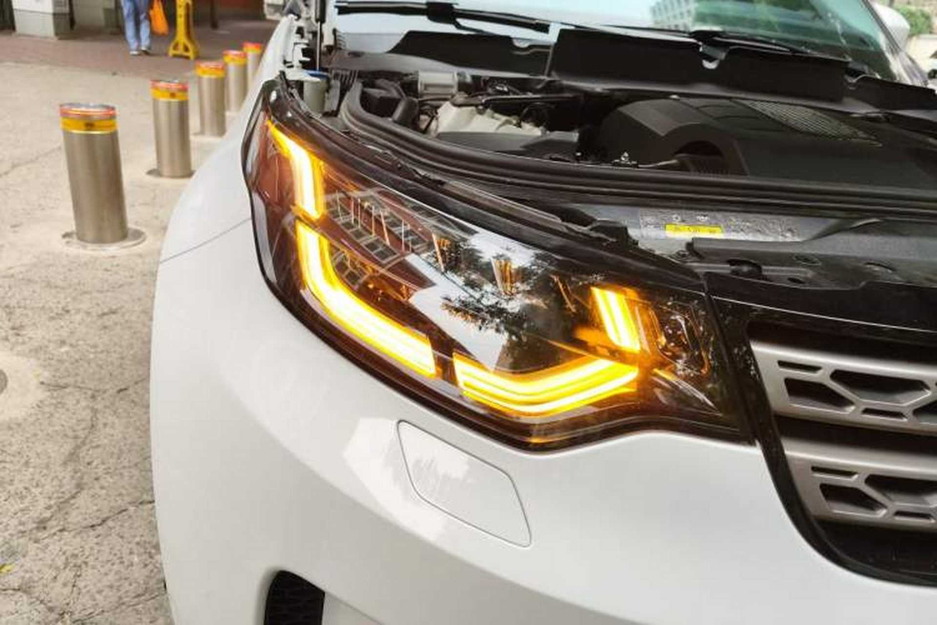 Used Land Rover Discovery 2017 3.0 SC V6 SE Right Front Headlight