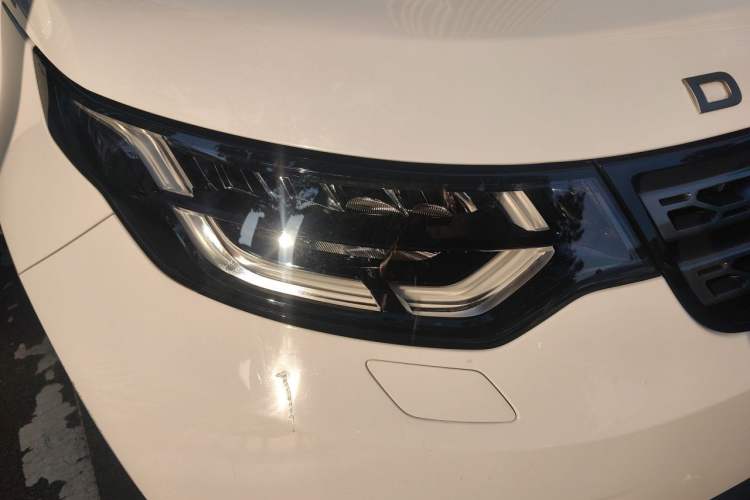 Used Land Rover Discovery 2017 3.0 SC V6 SE Right Front Headlight