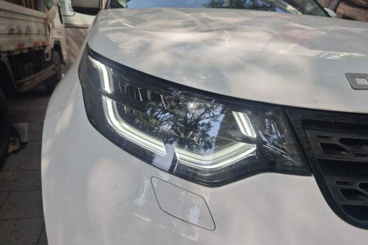 Used Land Rover Discovery 2017 3.0 SC V6 SE Right Front Headlight