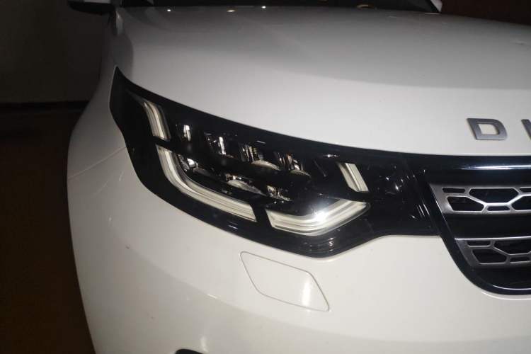 Used Land Rover Discovery 2017 3.0 SC V6 SE Right Front Headlight