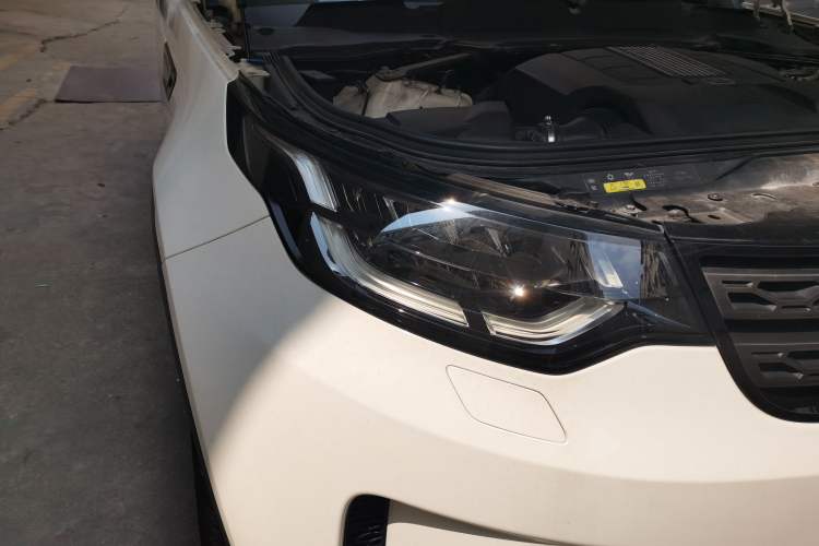 Used Land Rover Discovery 2017 3.0 SC V6 SE Right Front Headlight