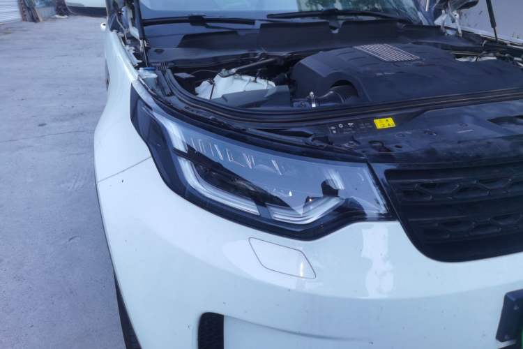 Used Land Rover Discovery 2017 3.0 SC V6 S Right Front Headlight