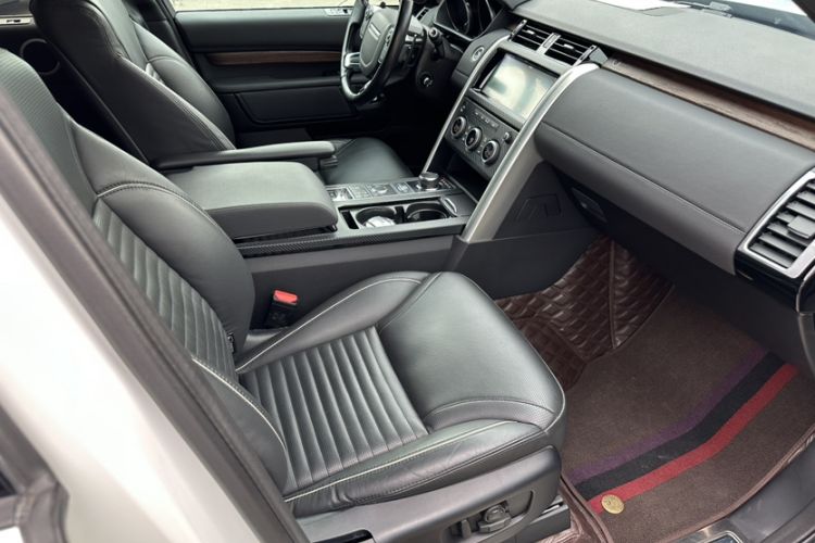 Used Land Rover Discovery 2017 3.0 SC V6 HSE Right Front Seat
