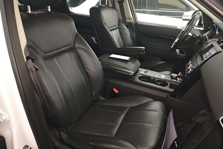Used Land Rover Discovery 2017 3.0 SC V6 SE Right Front Seat