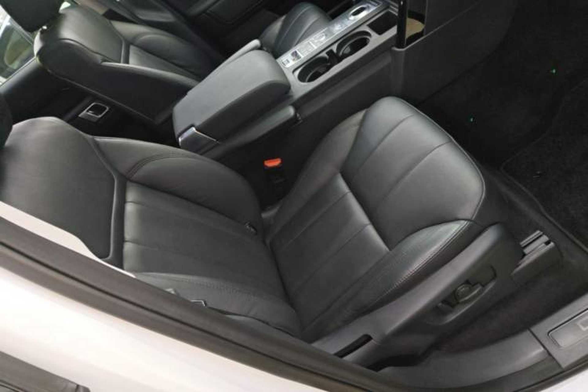 Used Land Rover Discovery 2017 3.0 SC V6 SE Right Front Seat