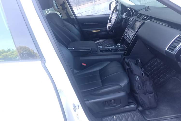 Used Land Rover Discovery 2017 3.0 SC V6 S Right Front Seat