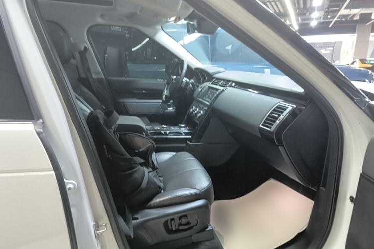 Used Land Rover Discovery 2017 3.0 SC V6 S Right Front Seat