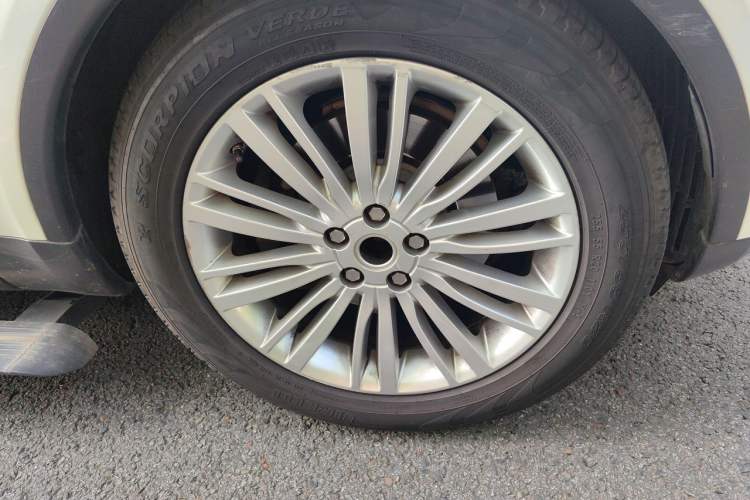 Used Land Rover Discovery 2017 3.0 SC V6 HSE Right Front Wheel Hub