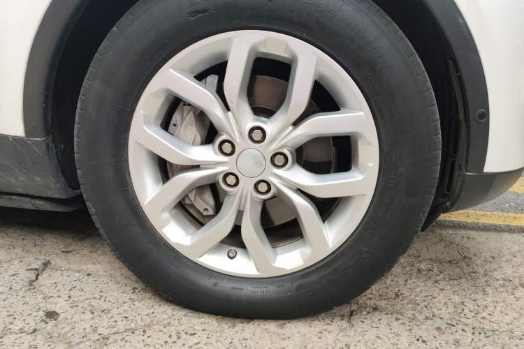 Used Land Rover Discovery 2017 3.0 SC V6 SE Right Front Wheel Hub