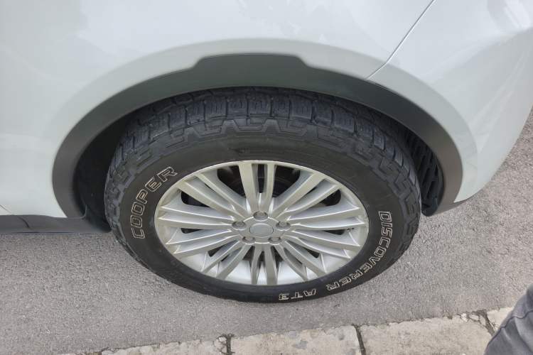 Used Land Rover Discovery 2017 3.0 SC V6 HSE LUXURY Right Front Wheel Hub