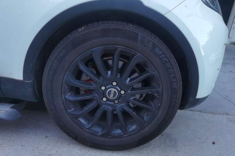 Used Land Rover Discovery 2017 3.0 SC V6 S Right Front Wheel Hub