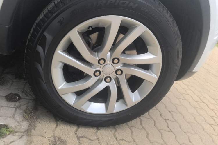 Used Land Rover Discovery 2017 3.0 SC V6 HSE Right Front Wheel Hub