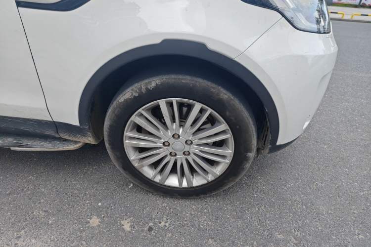 Used Land Rover Discovery 2017 5th Generation 3.0 V6 HSE Right Front Wheel Hub