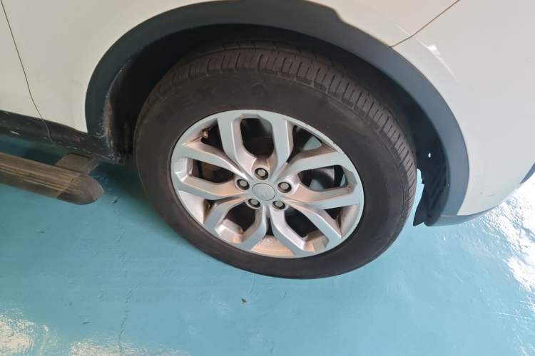 Used Land Rover Discovery 2017 3.0 SC V6 S Right Front Wheel Hub