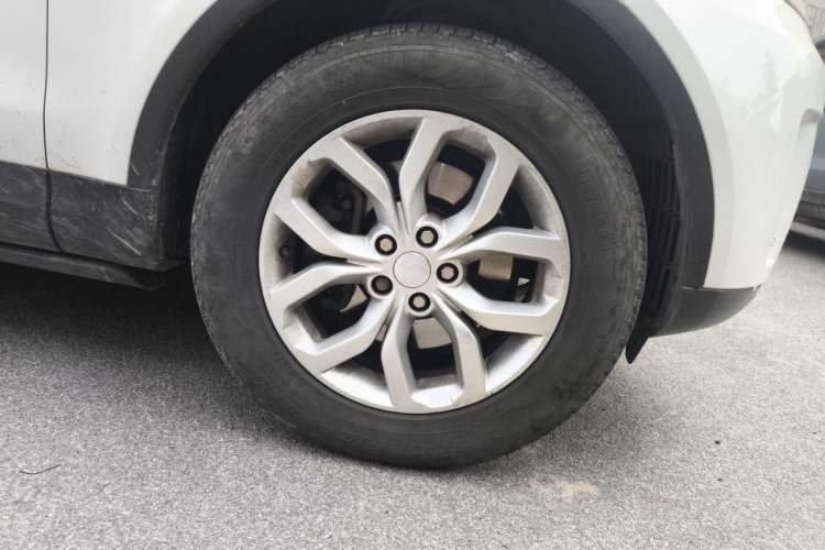 Used Land Rover Discovery  Right Front Wheel Hub