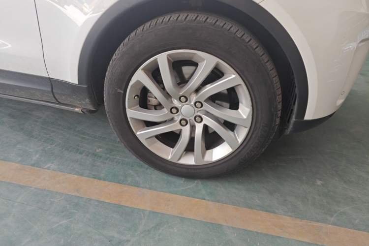 Used Land Rover Discovery 2017 3.0 SC V6 HSE Right Front Wheel Hub