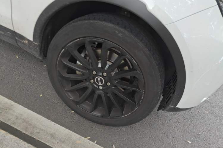 Used Land Rover Discovery  Right Front Wheel Hub