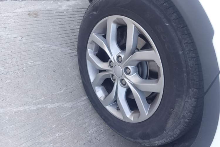 Used Land Rover Discovery 2017 3.0 SC V6 S Right Rear Wheel Hub