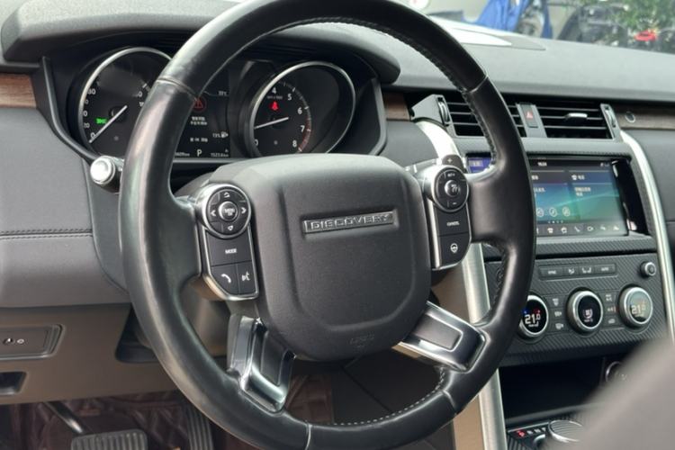 Used Land Rover Discovery 2017 3.0 SC V6 HSE Steering Wheel