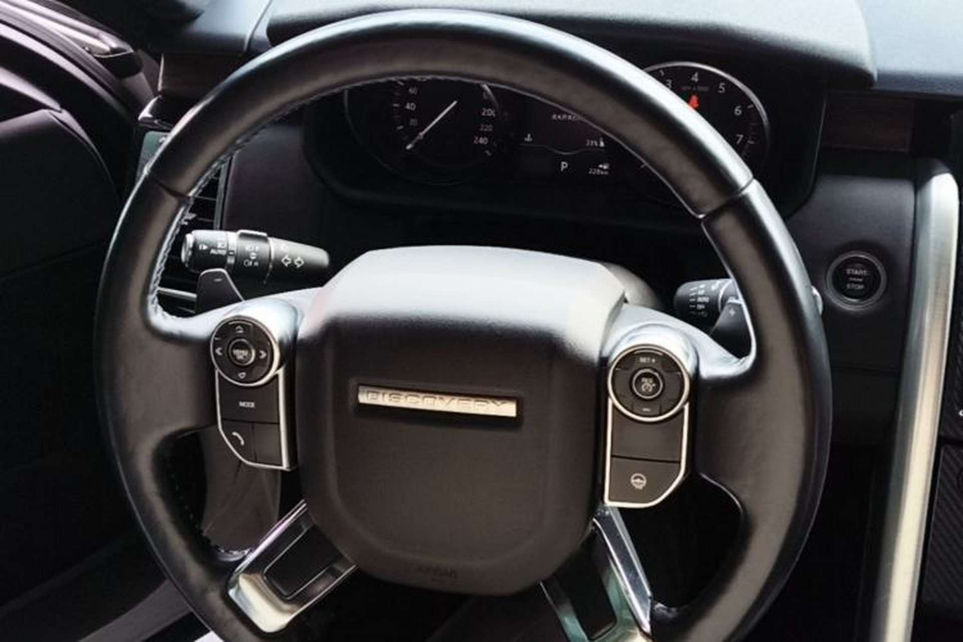 Used Land Rover Discovery 2017 3.0 SC V6 HSE Steering Wheel