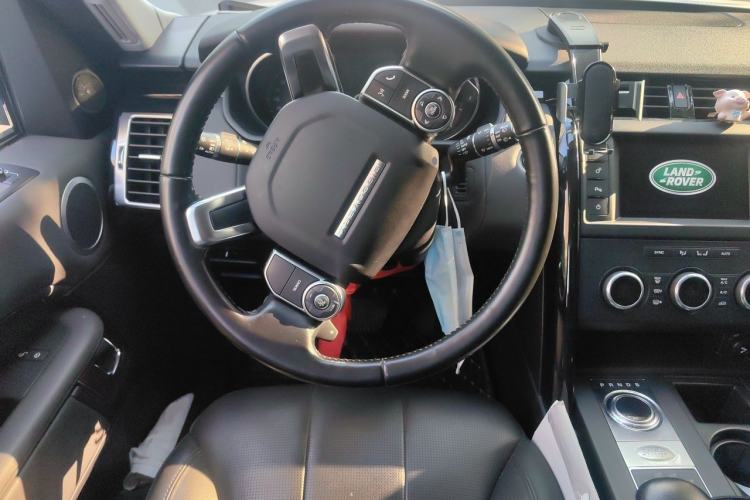 Used Land Rover Discovery 2017 3.0 SC V6 SE Steering Wheel
