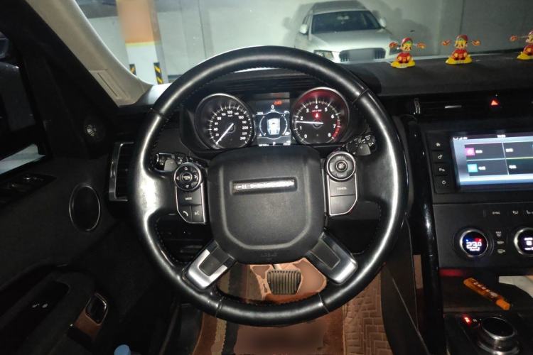 Used Land Rover Discovery 2017 3.0 SC V6 SE Steering Wheel