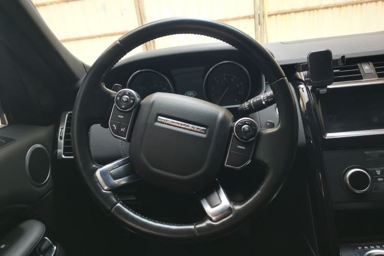 Used Land Rover Discovery 2017 3.0 SC V6 SE Steering Wheel