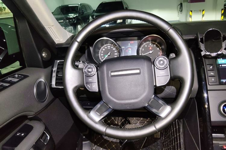 Used Land Rover Discovery 2017 3.0 SC V6 SE Steering Wheel