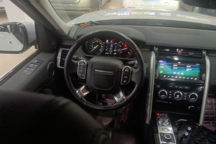 Used Land Rover Discovery 2017 3.0 SC V6 HSE Steering Wheel