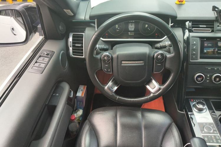 Used Land Rover Discovery 2017 3.0 SC V6 SE Steering Wheel