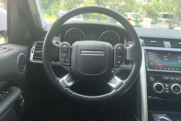 Used Land Rover Discovery 2017 3.0 SC V6 HSE Steering Wheel