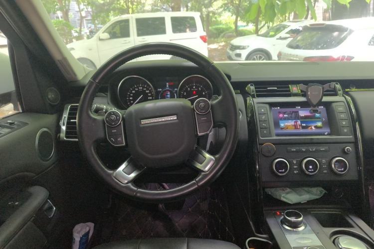 Used Land Rover Discovery 2017 3.0 SC V6 S Steering Wheel